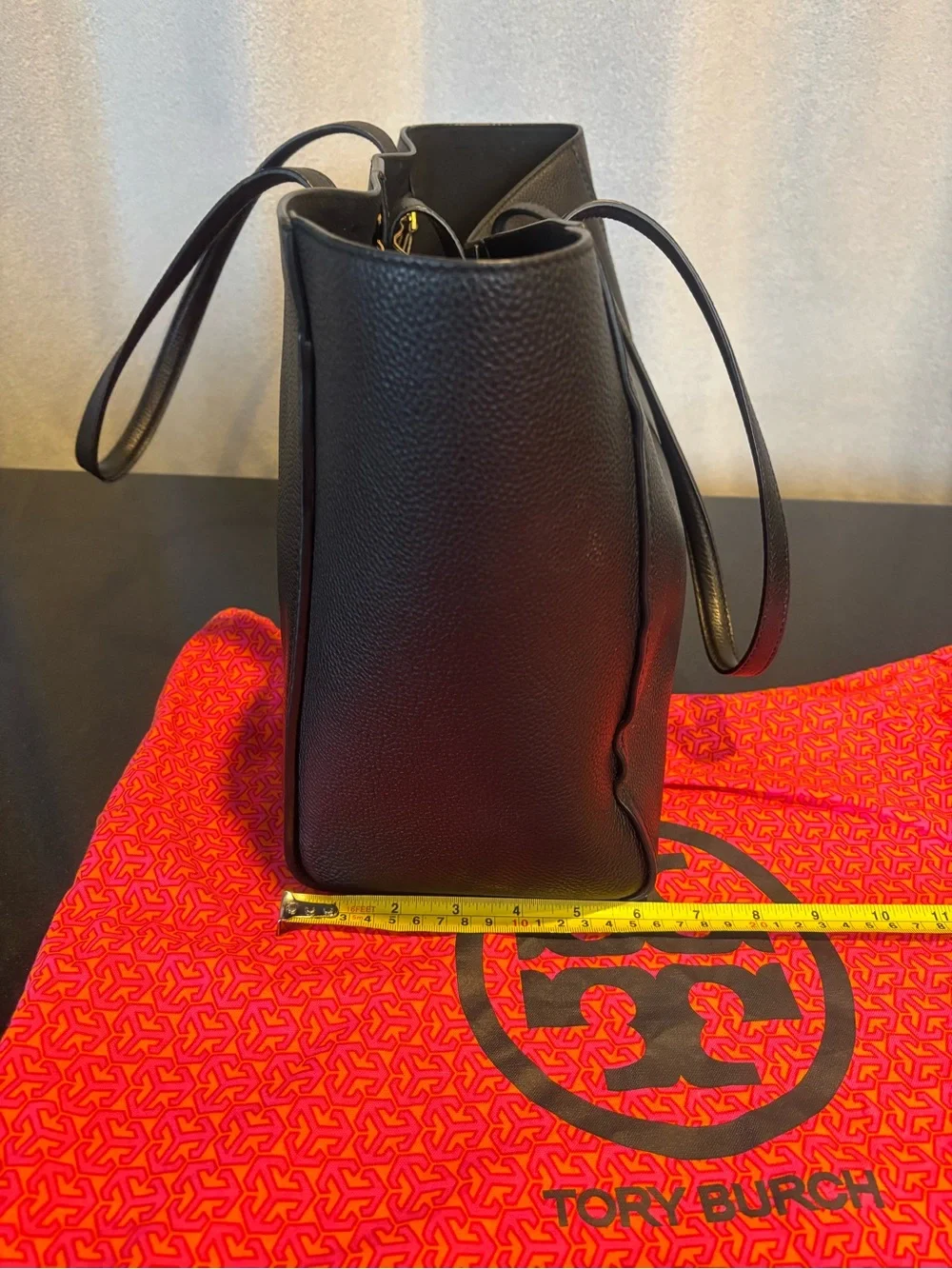 Authentic Tory Burch Carson Black Pebble Leather Gold Logo Large Shoulder Tote